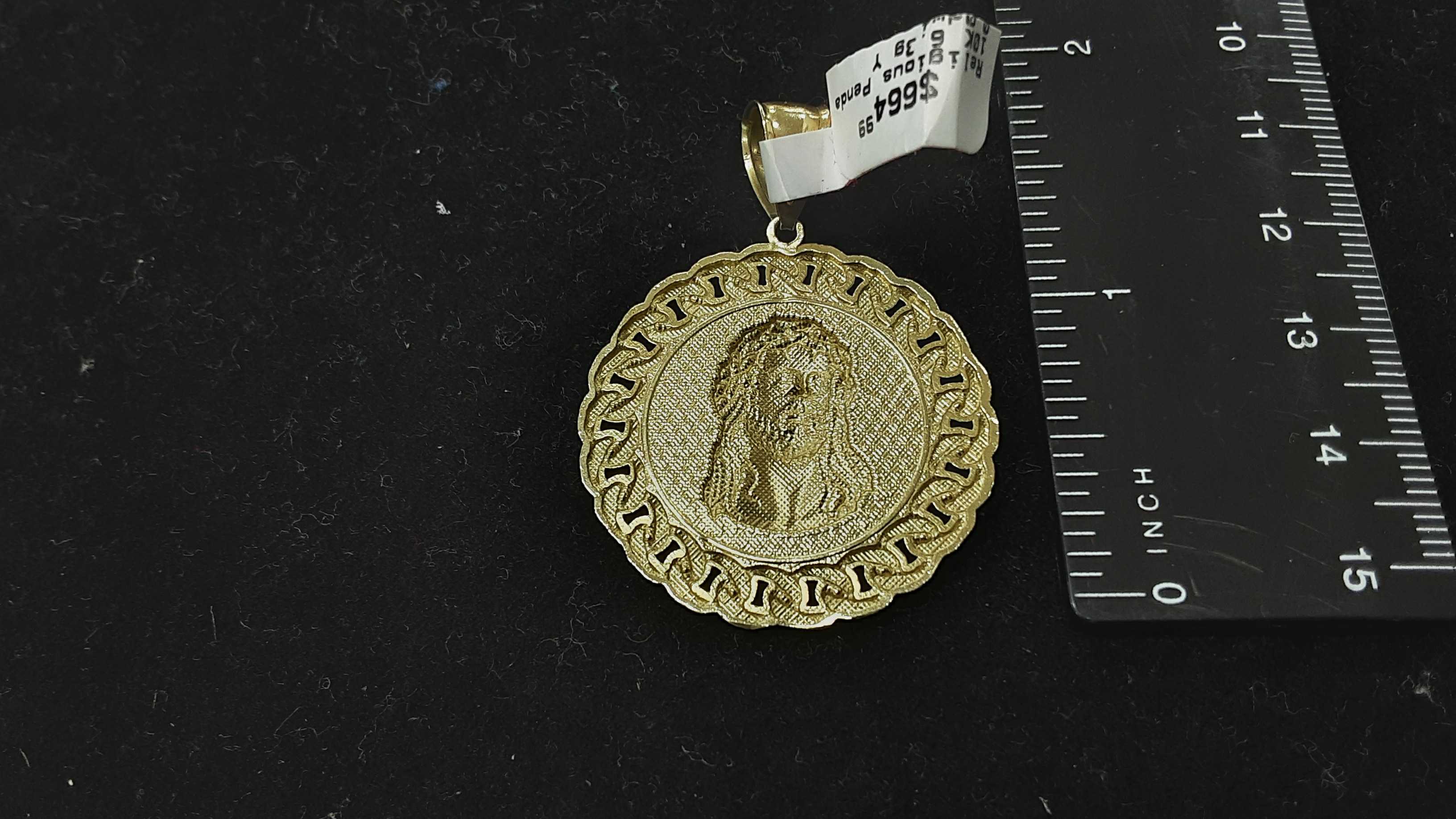 Religious Pendant - Yellow Gold 10k (.417) 6.3 grams