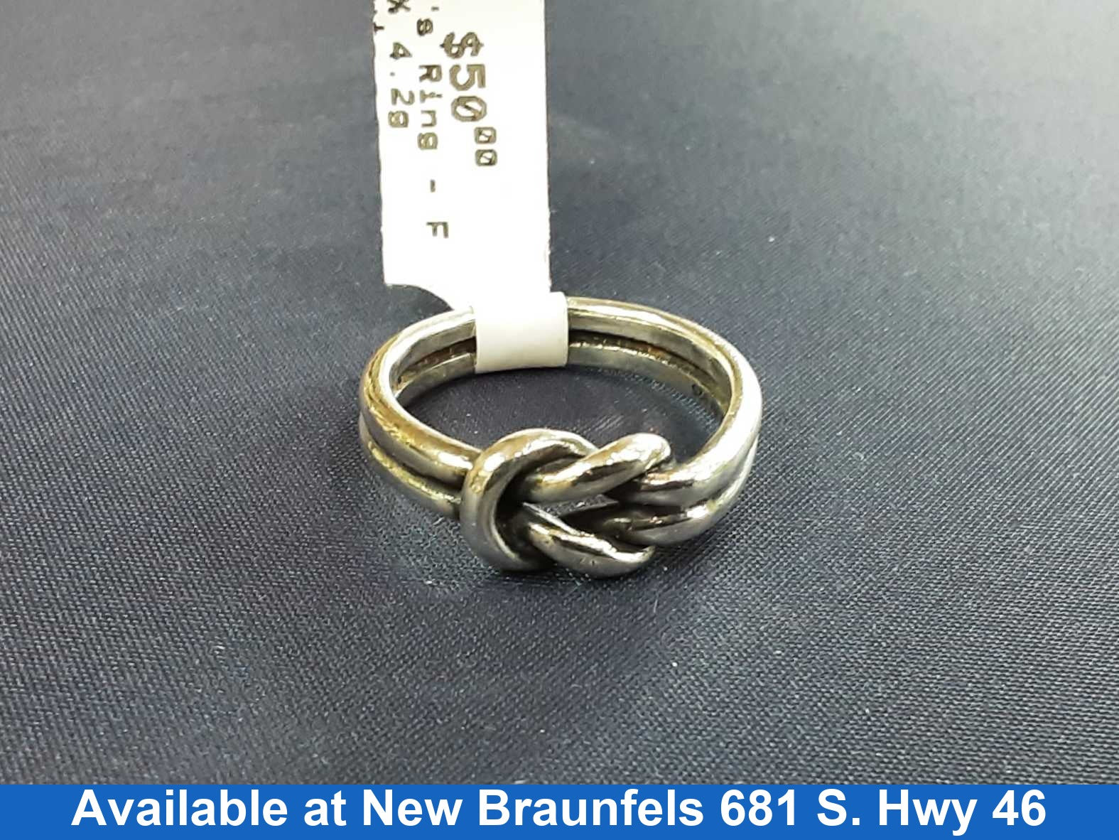 Women's Ring - Silver 4.2 grams Size 7
